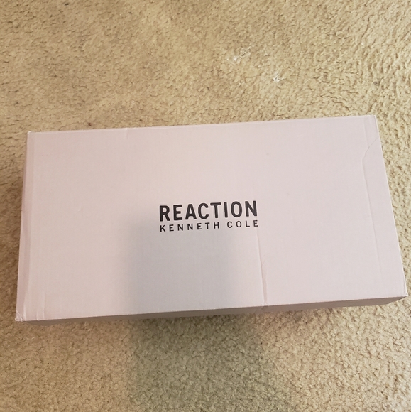 Kenneth Cole reaction sandal